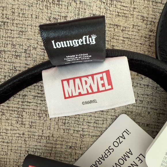 🔥🔥Brand New - Disney Park Marvel Artist Series Headband - Picture 6 of 7